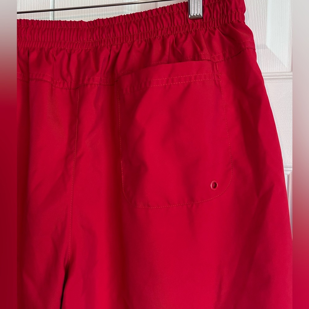 EUC Men’s Nike Athletic shorts. Red with drawstring waist and mesh lining Sz L - Picture 9 of 13